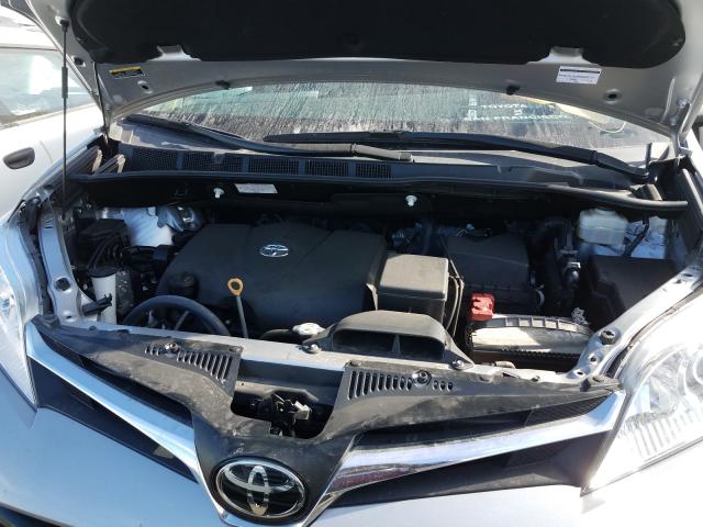 Photo 6 VIN: 5TDKZ3DC4JS935069 - TOYOTA SIENNA LE 