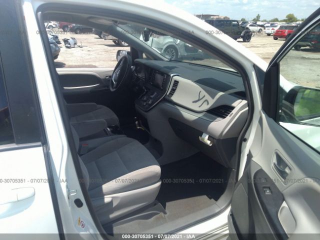 Photo 4 VIN: 5TDKZ3DC4JS965270 - TOYOTA SIENNA 