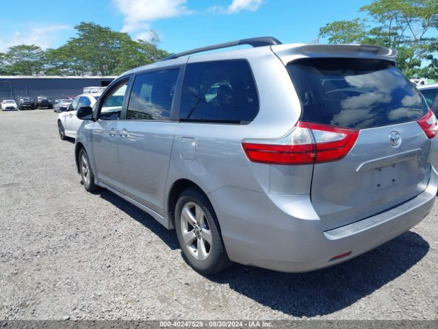 Photo 2 VIN: 5TDKZ3DC4JS965771 - TOYOTA SIENNA 