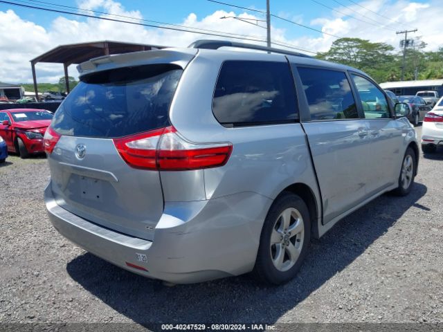 Photo 3 VIN: 5TDKZ3DC4JS965771 - TOYOTA SIENNA 