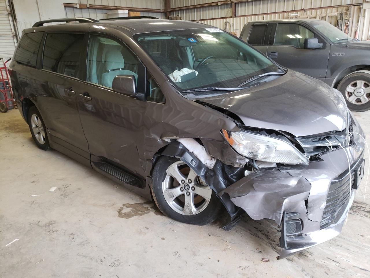 Photo 3 VIN: 5TDKZ3DC4KS015363 - TOYOTA SIENNA 