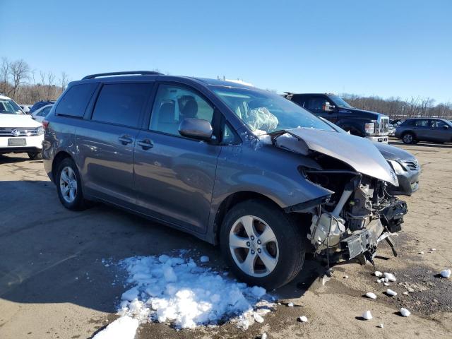 Photo 3 VIN: 5TDKZ3DC5HS768523 - TOYOTA SIENNA LE 