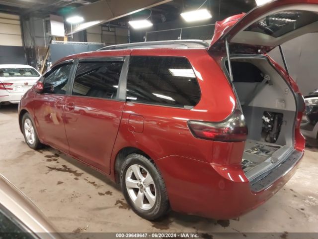 Photo 2 VIN: 5TDKZ3DC5HS825027 - TOYOTA SIENNA 