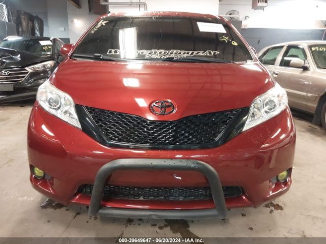 Photo 5 VIN: 5TDKZ3DC5HS825027 - TOYOTA SIENNA 