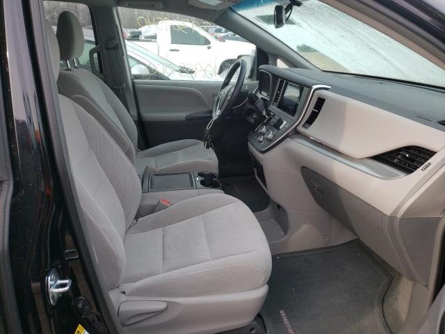 Photo 4 VIN: 5TDKZ3DC5HS847304 - TOYOTA SIENNA LE 