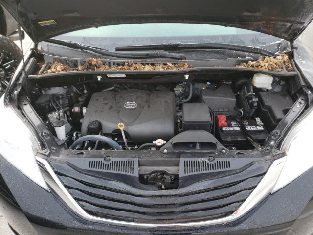 Photo 6 VIN: 5TDKZ3DC5HS847304 - TOYOTA SIENNA LE 