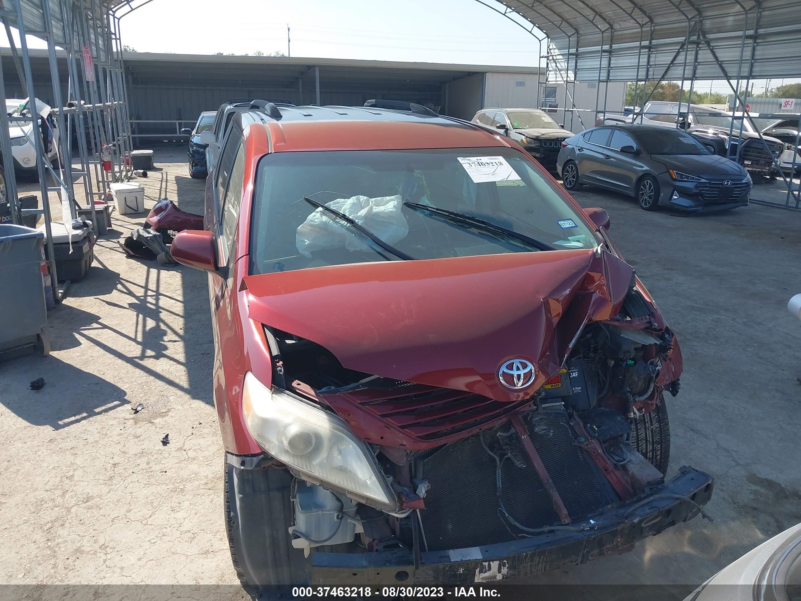 Photo 12 VIN: 5TDKZ3DC5HS866905 - TOYOTA SIENNA 