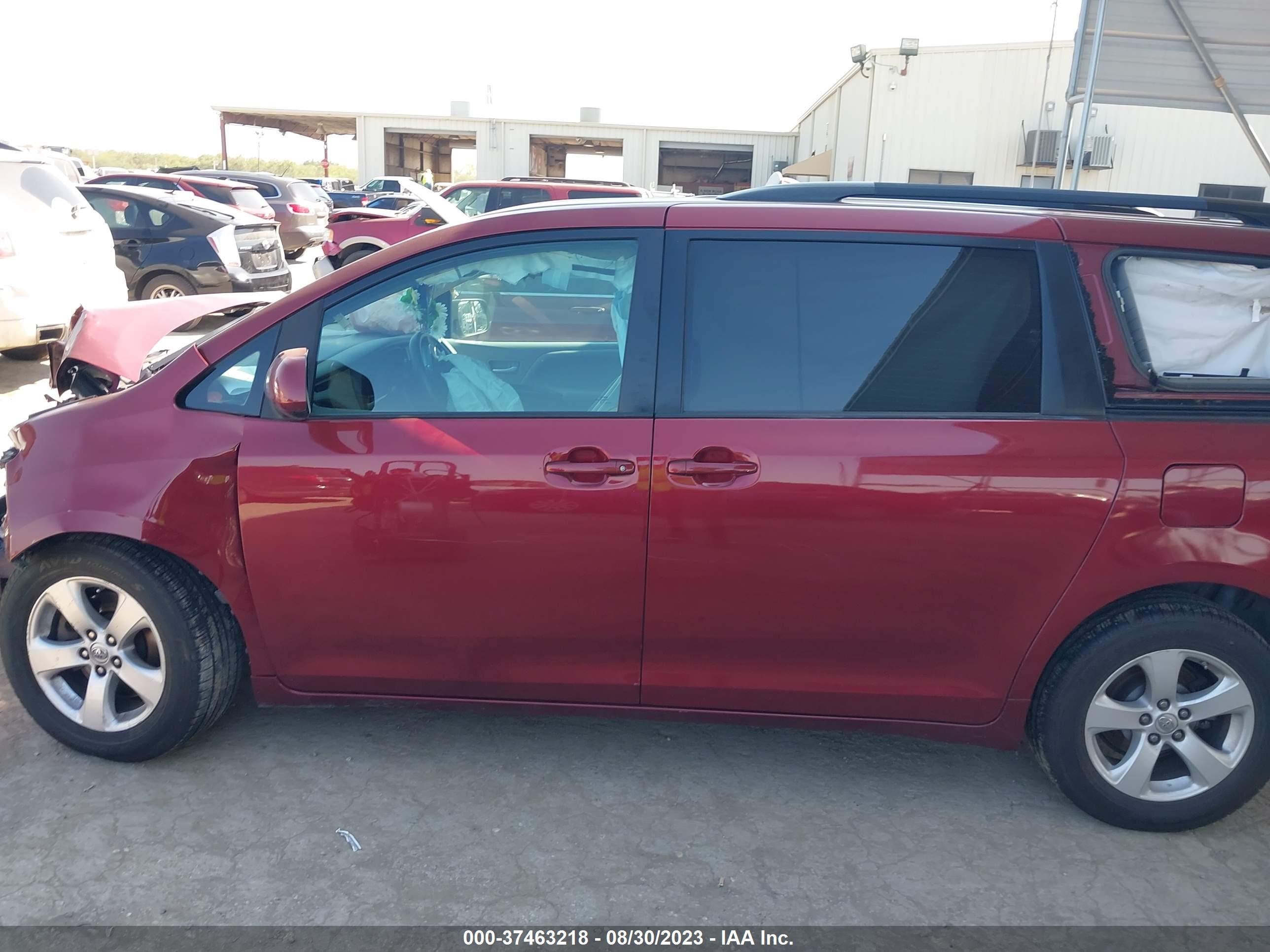 Photo 14 VIN: 5TDKZ3DC5HS866905 - TOYOTA SIENNA 