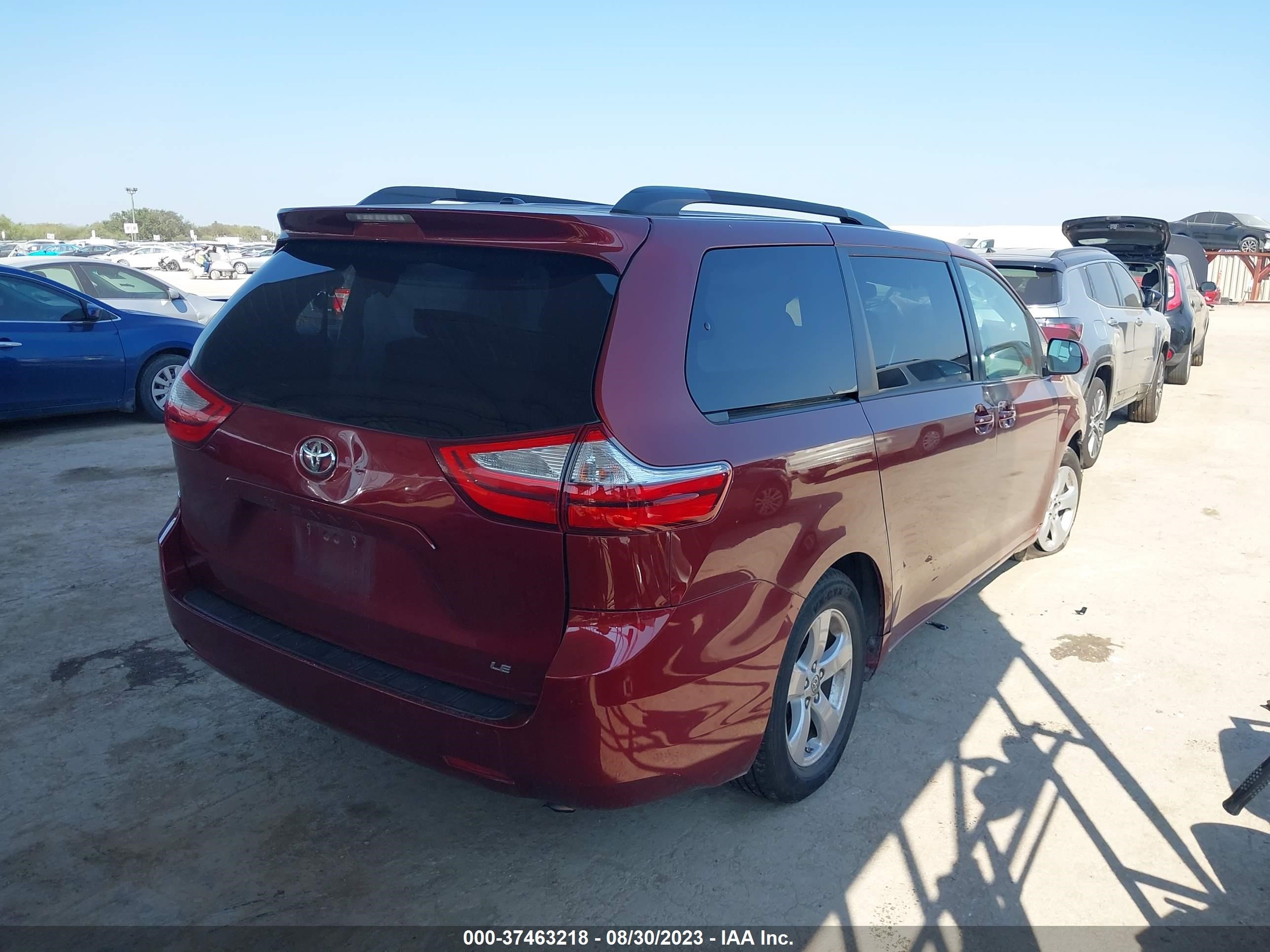 Photo 3 VIN: 5TDKZ3DC5HS866905 - TOYOTA SIENNA 