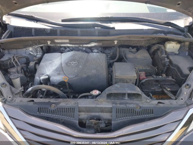 Photo 9 VIN: 5TDKZ3DC5HS876463 - TOYOTA SIENNA 