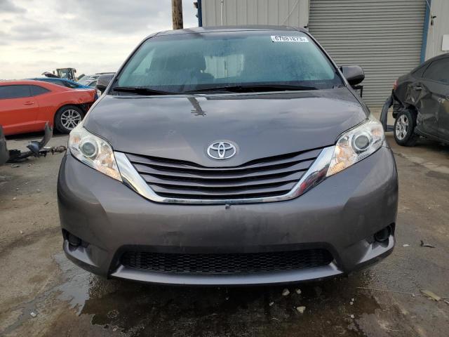 Photo 4 VIN: 5TDKZ3DC5HS885325 - TOYOTA SIENNA LE 