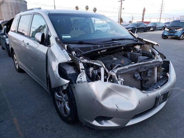 Photo 3 VIN: 5TDKZ3DC5HS890220 - TOYOTA SIENNA LE 