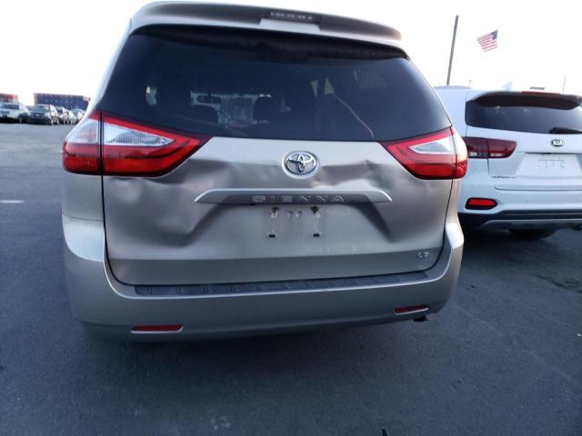 Photo 5 VIN: 5TDKZ3DC5HS890220 - TOYOTA SIENNA LE 