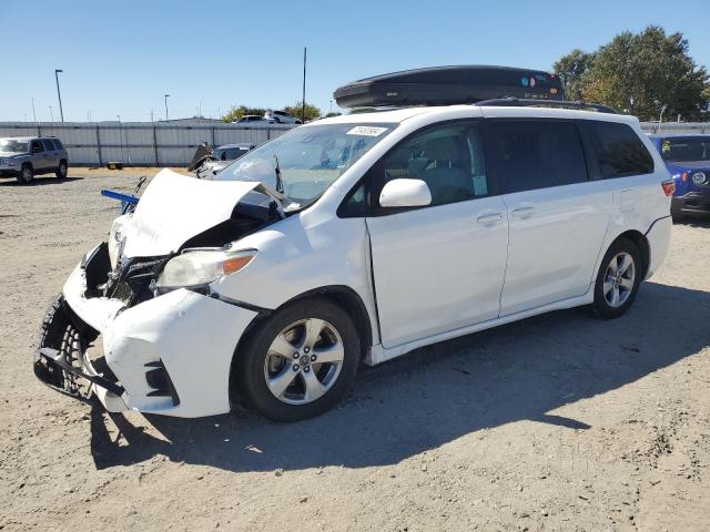 Photo 0 VIN: 5TDKZ3DC5JS904834 - TOYOTA SIENNA LE 