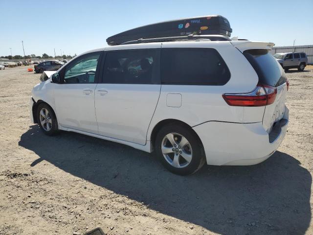 Photo 1 VIN: 5TDKZ3DC5JS904834 - TOYOTA SIENNA LE 