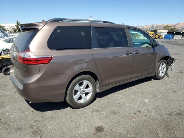 Photo 2 VIN: 5TDKZ3DC5JS943908 - TOYOTA SIENNA LE 