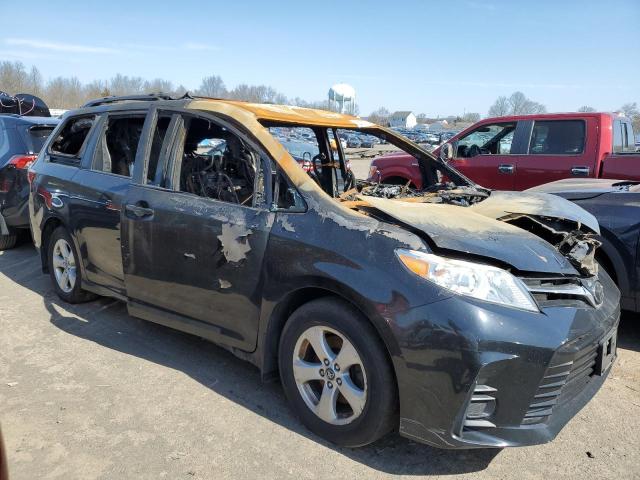 Photo 3 VIN: 5TDKZ3DC5JS955816 - TOYOTA SIENNA LE 