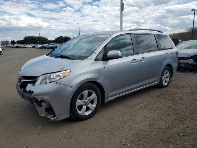 Photo 0 VIN: 5TDKZ3DC5JS956416 - TOYOTA SIENNA LE 