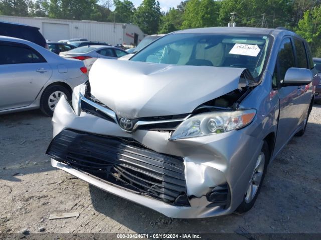 Photo 5 VIN: 5TDKZ3DC5JS959252 - TOYOTA SIENNA 