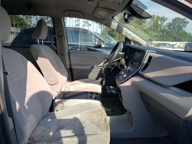 Photo 4 VIN: 5TDKZ3DC5KS005859 - TOYOTA SIENNA LE 