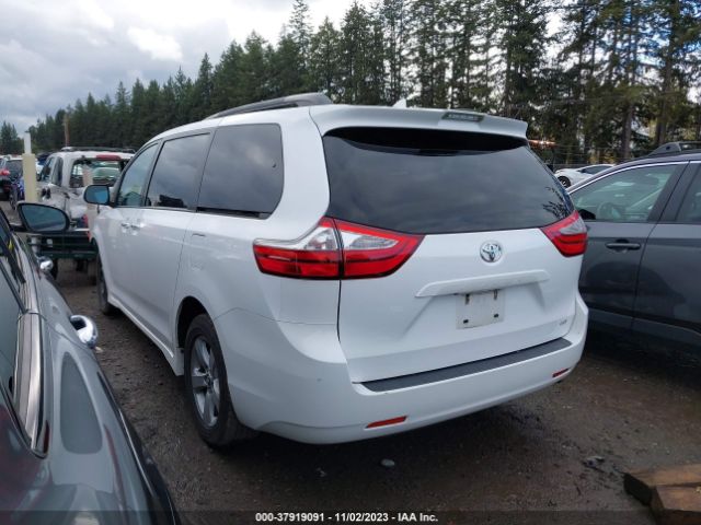 Photo 2 VIN: 5TDKZ3DC5KS016750 - TOYOTA SIENNA 