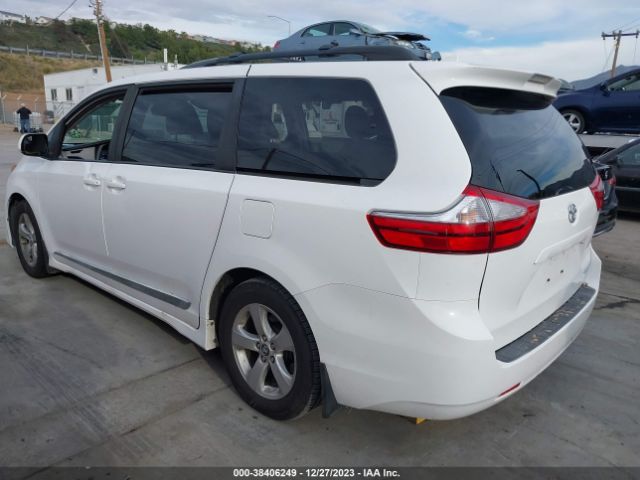 Photo 2 VIN: 5TDKZ3DC5KS020524 - TOYOTA SIENNA 