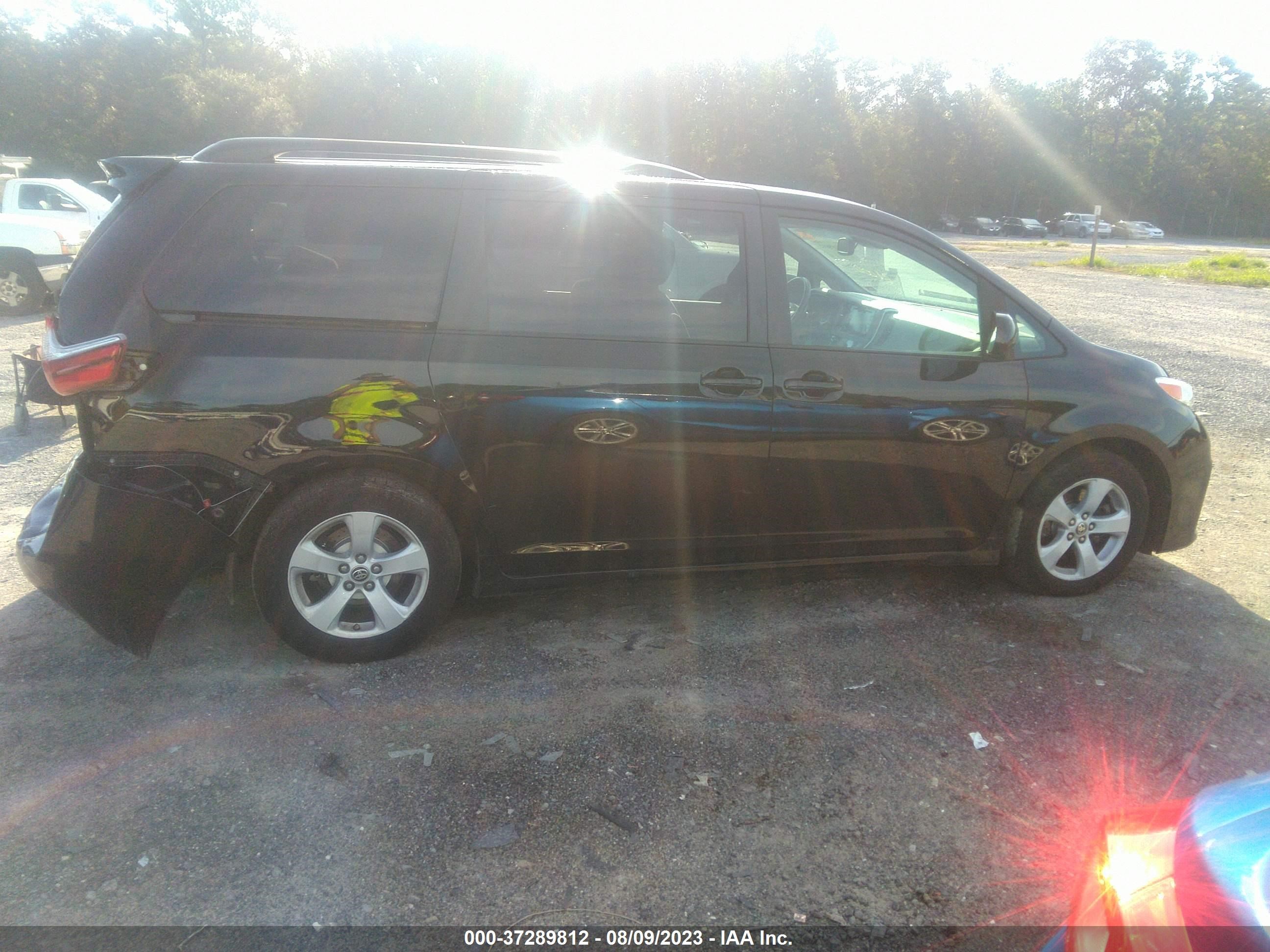 Photo 13 VIN: 5TDKZ3DC5LS064718 - TOYOTA SIENNA 