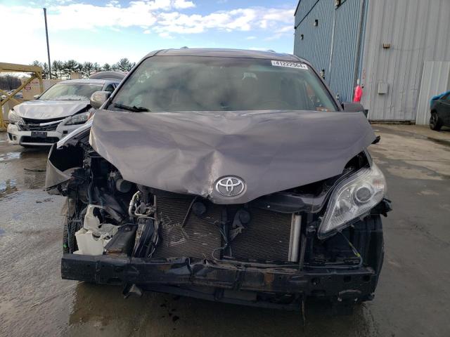 Photo 4 VIN: 5TDKZ3DC6HS782012 - TOYOTA SIENNA LE 