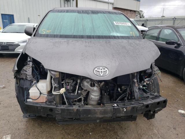 Photo 8 VIN: 5TDKZ3DC6HS788375 - TOYOTA SIENNA LE 