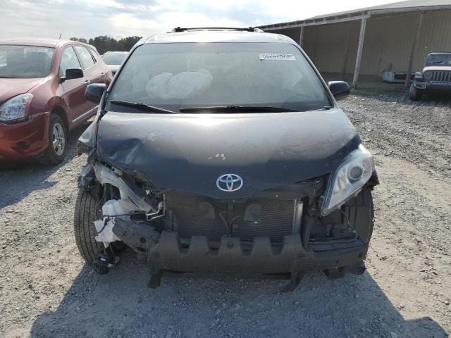 Photo 4 VIN: 5TDKZ3DC6HS819222 - TOYOTA SIENNA LE 