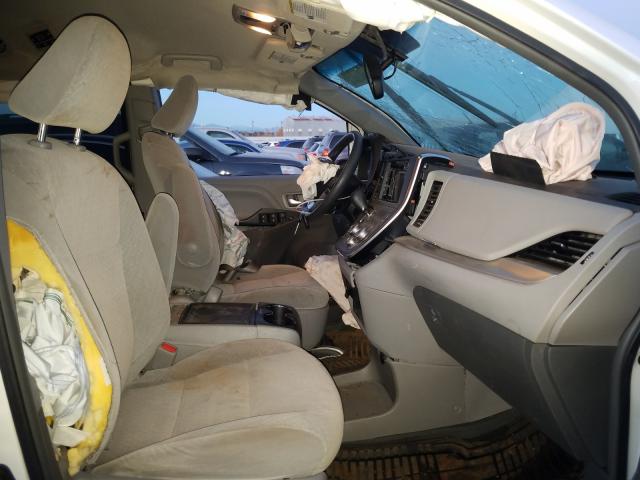 Photo 4 VIN: 5TDKZ3DC6HS829443 - TOYOTA SIENNA LE 