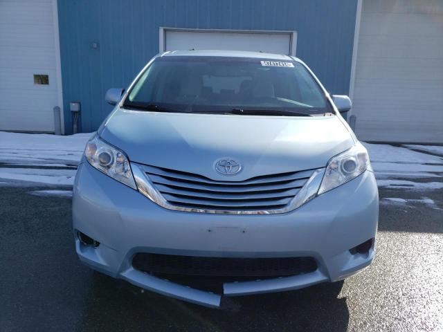 Photo 4 VIN: 5TDKZ3DC6HS838479 - TOYOTA SIENNA LE 