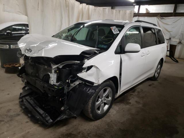 Photo 1 VIN: 5TDKZ3DC6HS847778 - TOYOTA SIENNA LE 