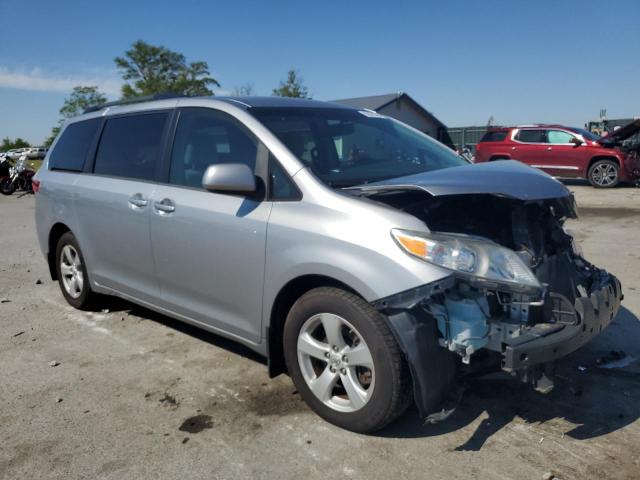 Photo 3 VIN: 5TDKZ3DC6HS857470 - TOYOTA SIENNA LE 