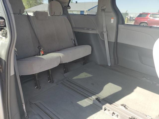 Photo 9 VIN: 5TDKZ3DC6HS857470 - TOYOTA SIENNA LE 