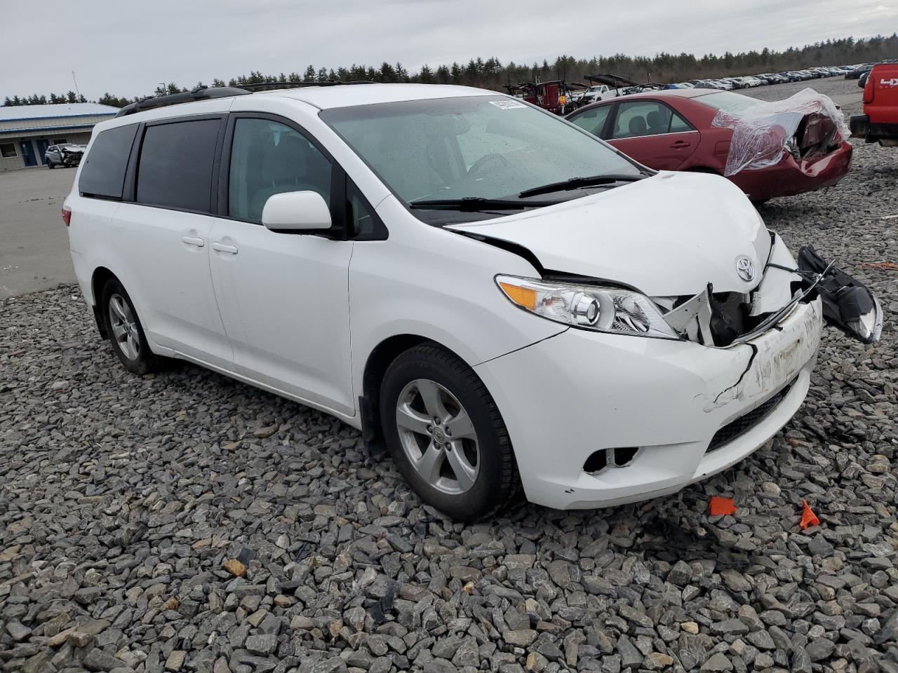 Photo 3 VIN: 5TDKZ3DC6HS864371 - TOYOTA SIENNA 