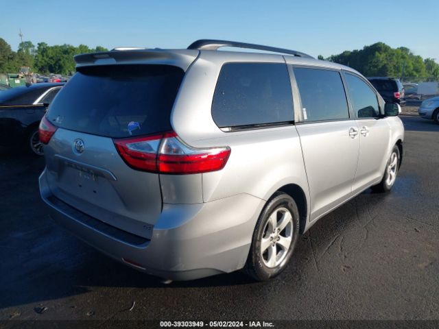 Photo 3 VIN: 5TDKZ3DC6HS881395 - TOYOTA SIENNA 