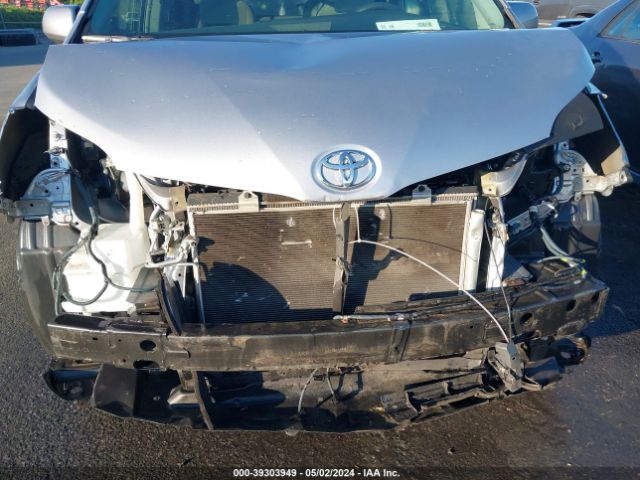 Photo 5 VIN: 5TDKZ3DC6HS881395 - TOYOTA SIENNA 