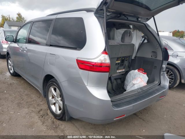 Photo 2 VIN: 5TDKZ3DC6HS897614 - TOYOTA SIENNA 