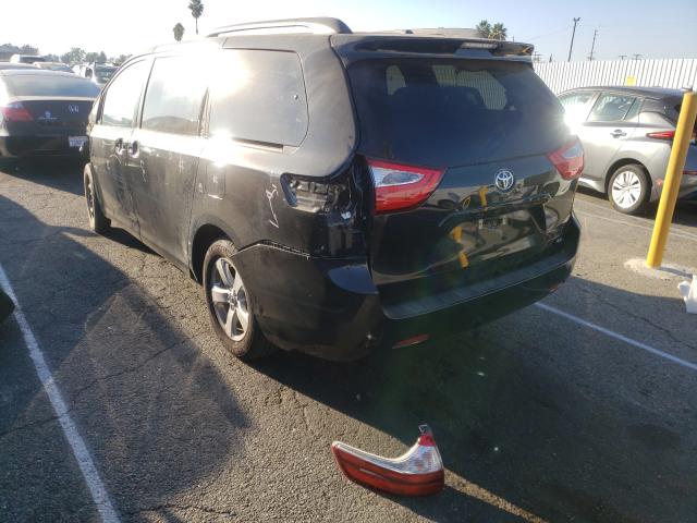 Photo 2 VIN: 5TDKZ3DC6HS899153 - TOYOTA SIENNA LE 