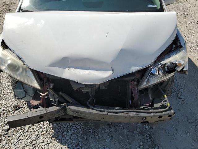 Photo 11 VIN: 5TDKZ3DC6JS903272 - TOYOTA SIENNA LE 