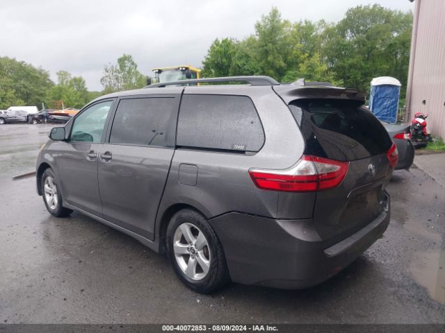 Photo 2 VIN: 5TDKZ3DC6JS903899 - TOYOTA SIENNA 