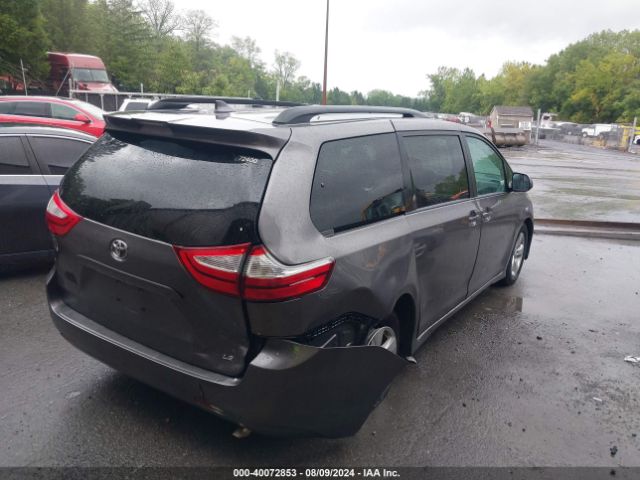 Photo 3 VIN: 5TDKZ3DC6JS903899 - TOYOTA SIENNA 