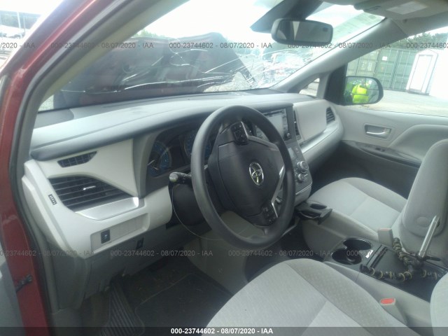 Photo 4 VIN: 5TDKZ3DC6JS905846 - TOYOTA SIENNA 