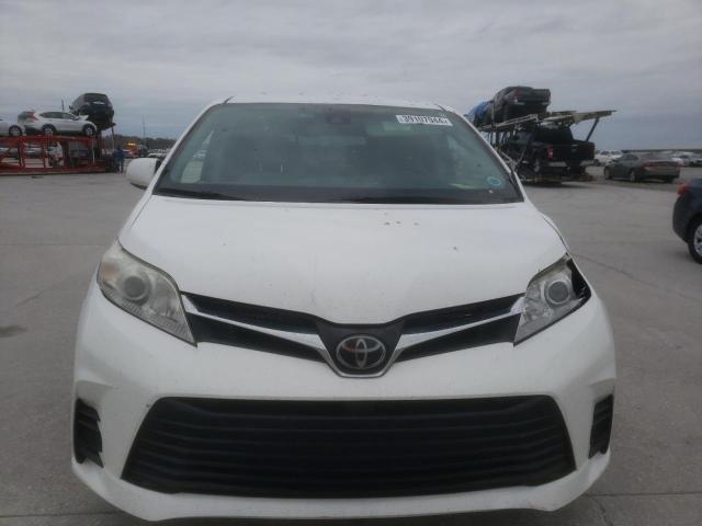 Photo 4 VIN: 5TDKZ3DC6JS906141 - TOYOTA SIENNA LE 