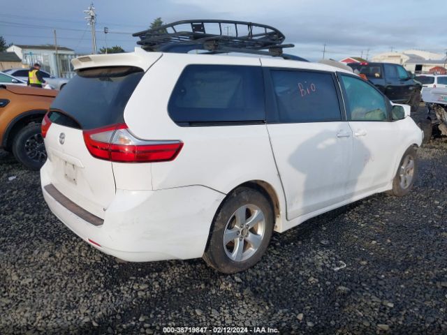 Photo 3 VIN: 5TDKZ3DC6JS922176 - TOYOTA SIENNA 