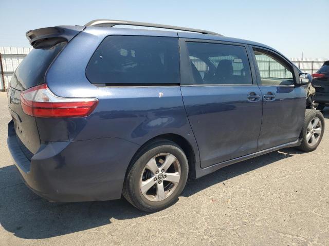 Photo 2 VIN: 5TDKZ3DC6JS933663 - TOYOTA SIENNA LE 