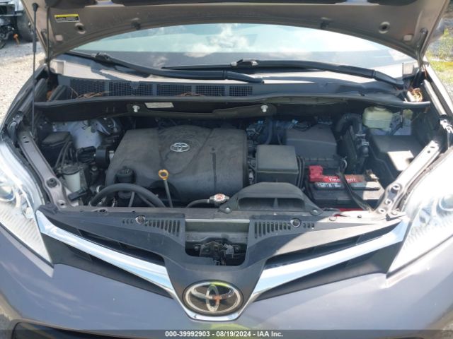 Photo 9 VIN: 5TDKZ3DC6JS954996 - TOYOTA SIENNA 