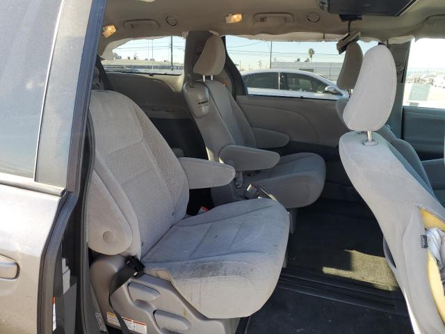 Photo 10 VIN: 5TDKZ3DC6KS006180 - TOYOTA SIENNA LE 