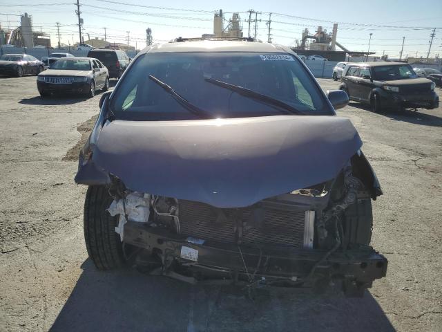 Photo 4 VIN: 5TDKZ3DC6KS006180 - TOYOTA SIENNA LE 